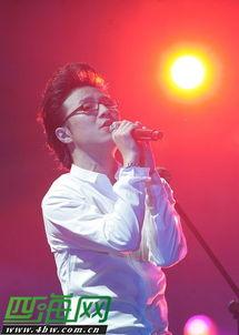 汪峰个人资料简介及,摇滚传奇，音乐梦想的坚守者